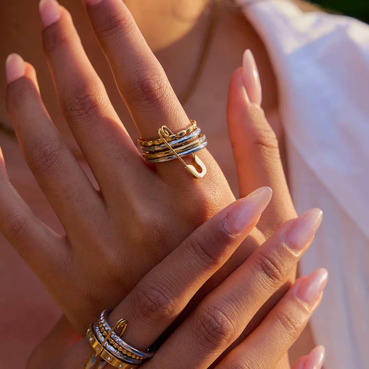 Clasp Power Ring (cz)