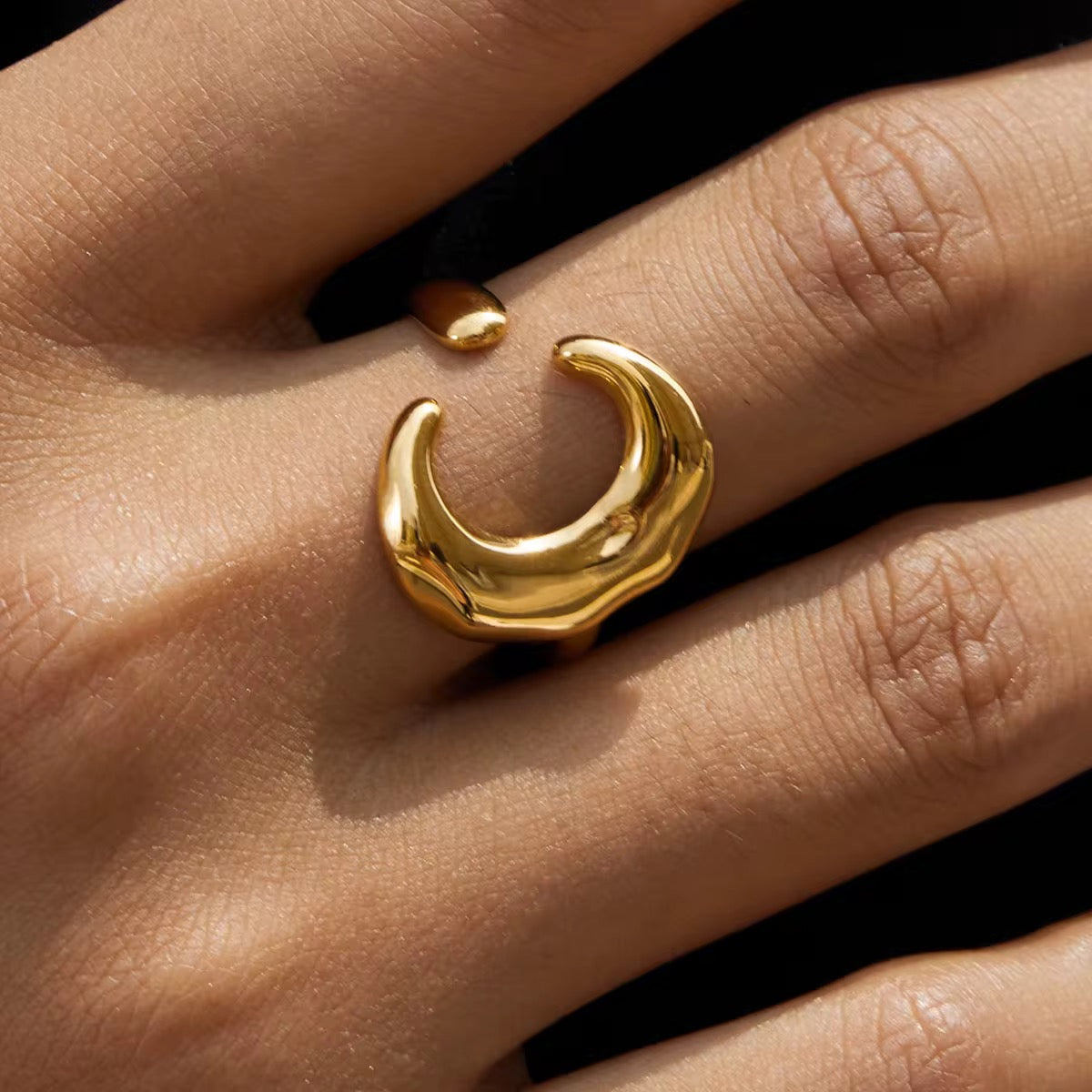 Lune ring