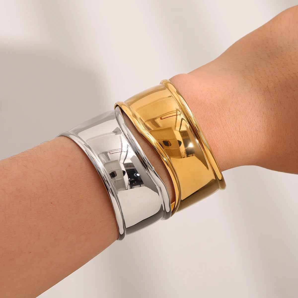 Ramses cuff bangle