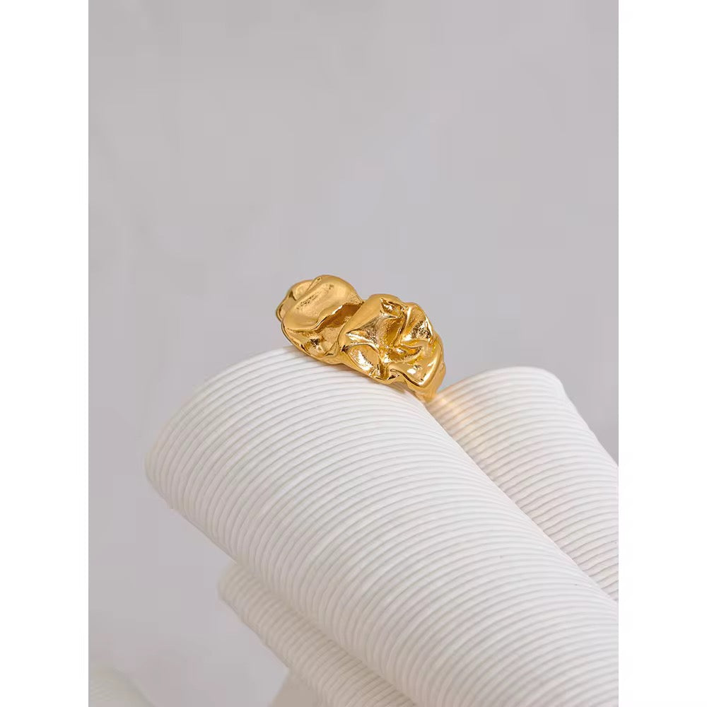 Gold magma ring