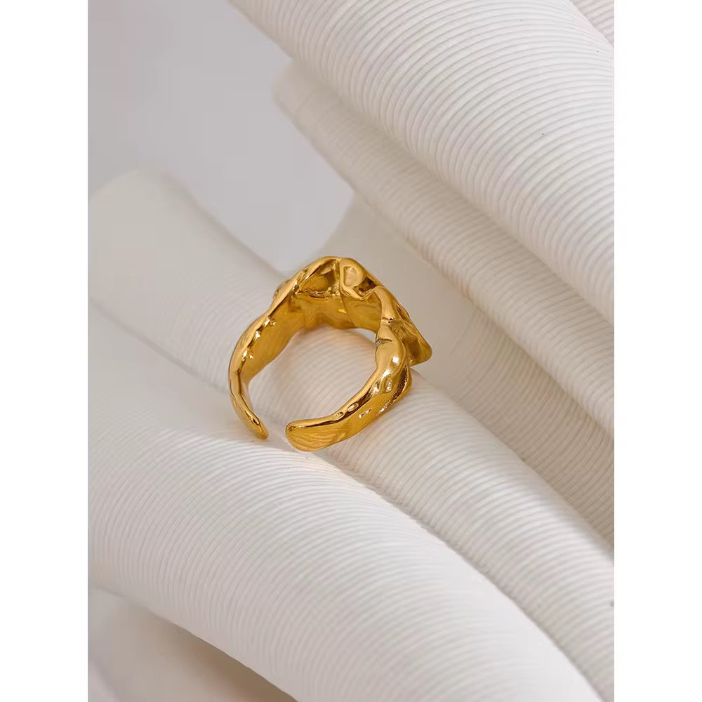 Gold magma ring
