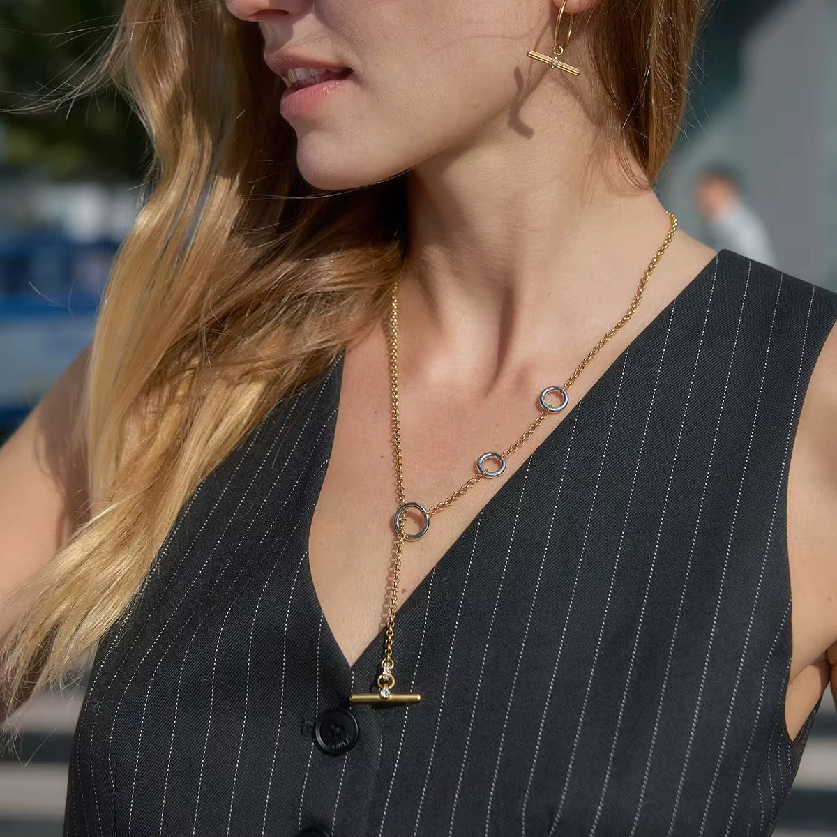 Three ring chain necklace