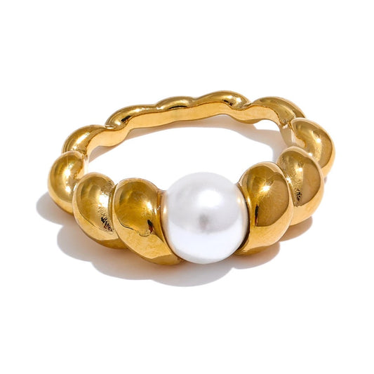 Croissant pearl ring