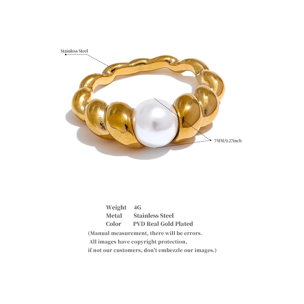 Croissant pearl ring