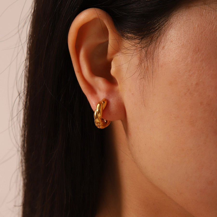 Minimal twist hoop