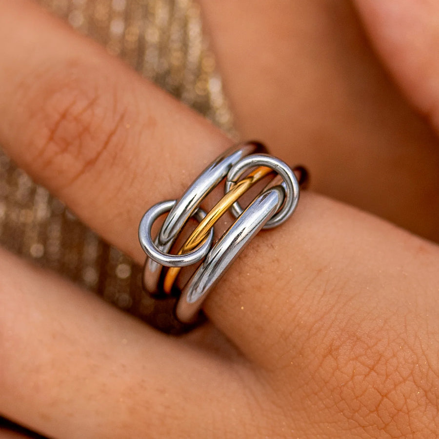 The infinity link ring