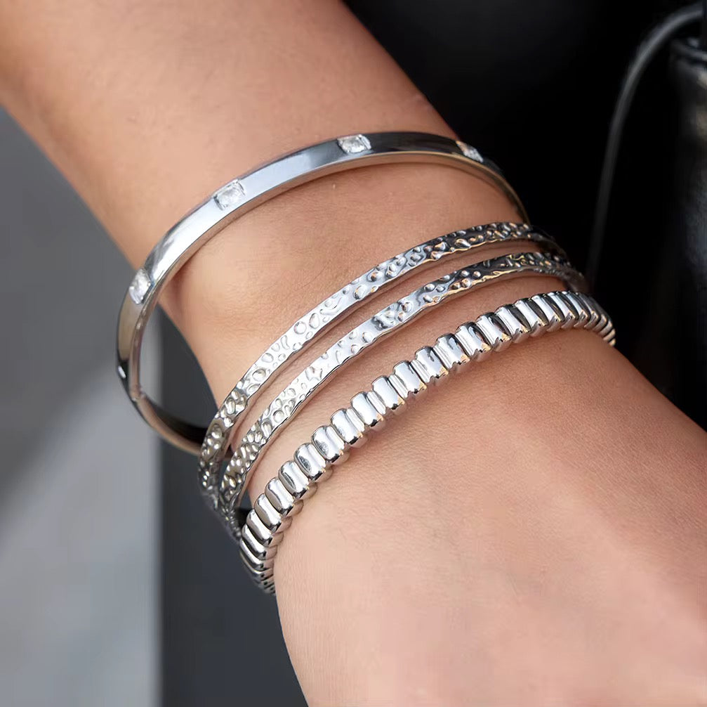Silver double grain bangle