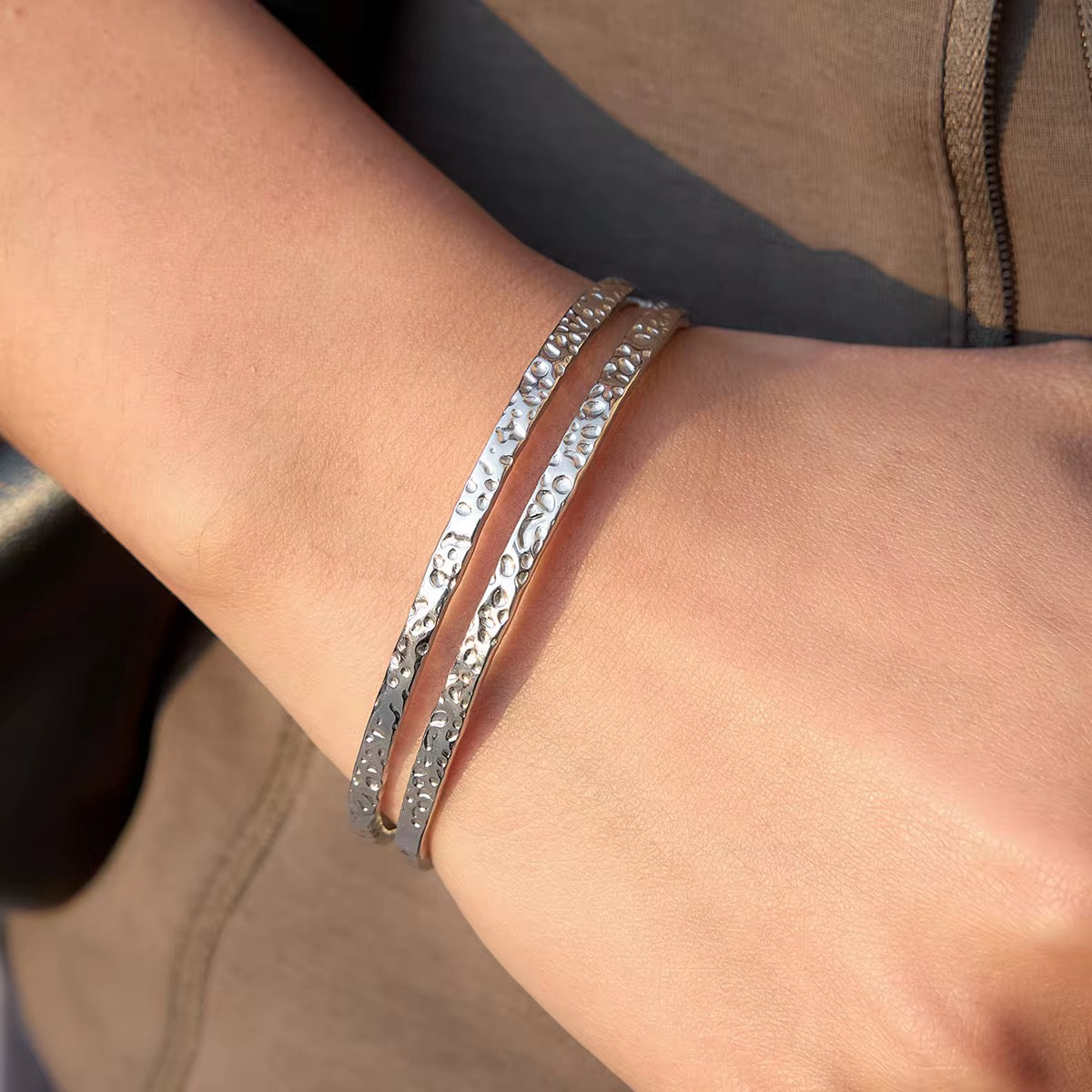 Silver double grain bangle