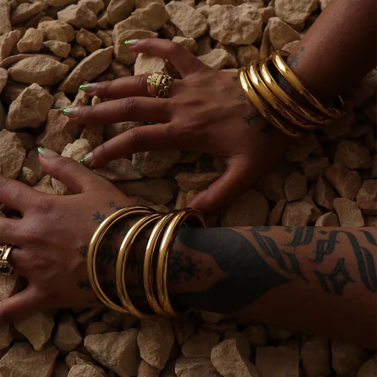 Smooth Hallow bangle