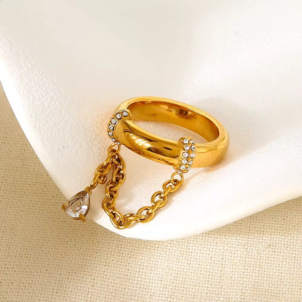 Gold Nyra ring